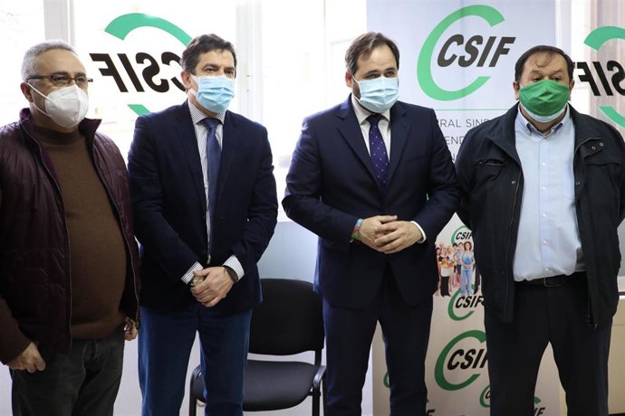 El presidente del PP, Paco Núñez, se reúne con los responsables de CSIF en Ciudad Real.
