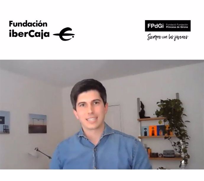 Javier Agüera imparte la charla 'Cómo prevenir la resaca (digital) antes de salir (al mundo real)' de Fundación Ibercaja.