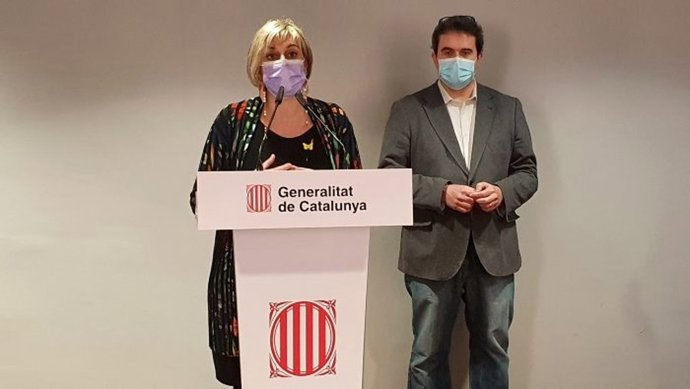 La consellera de Salud, Alba Vergés, junto al director del Servei Catal de la Salut (CatSalut), Adri Comella, durante la rueda de prensa de presentación del nuevo Hospital Joan XXIII