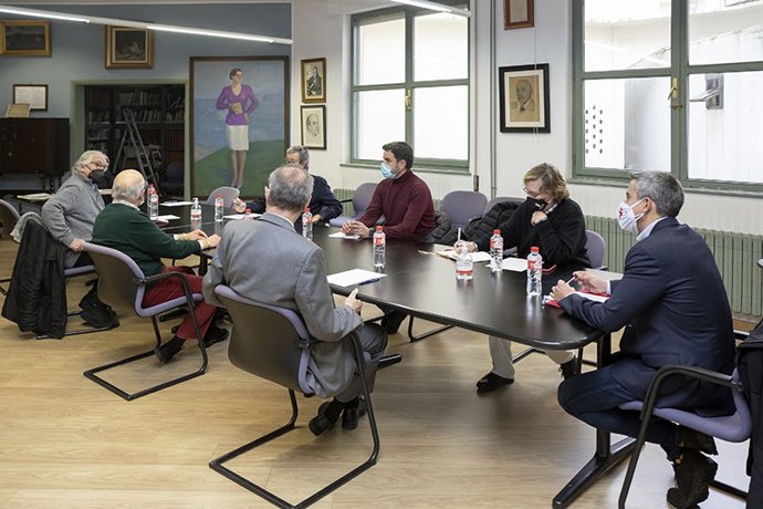 El Vicepresidente Y Consejero De Universidades, Igualdad, Cultura Y Deporte, Pablo Zuloaga, Se Reúne Con El Presidente Del Ateneo, Manuel Ángel Castañeda