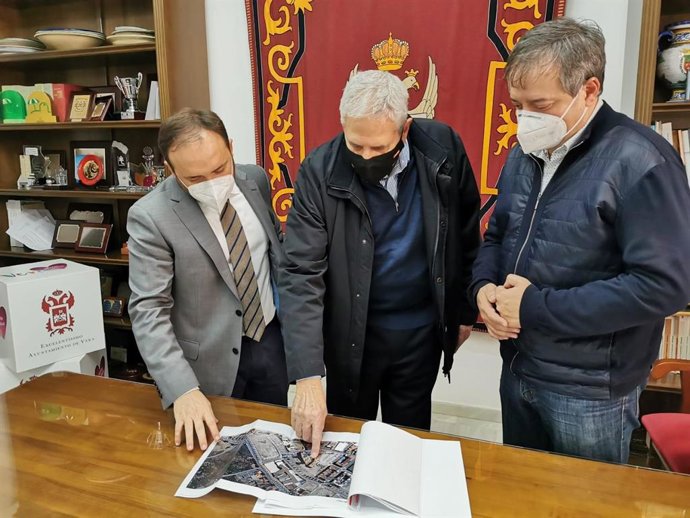 Reunión sobre la futura sede judicial en Vera