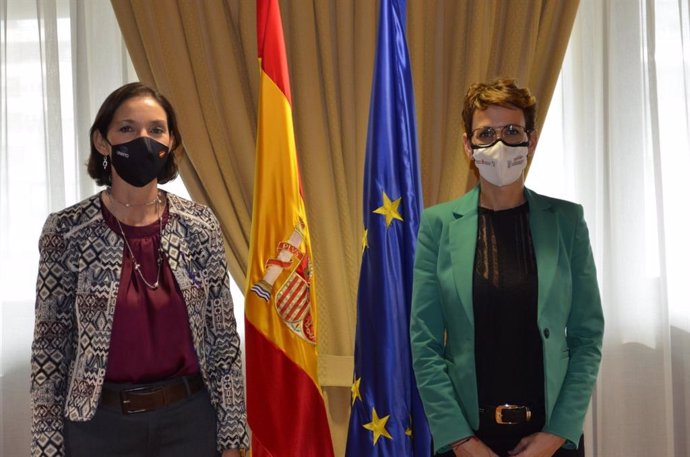 La ministra de Industria, Comercio y Turismo, Reyes Maroto, y la presidenta del Gobierno de Navarra, María Chivite