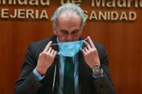 Escudero pide a los mayores que "se queden en casa" y no salgan a no ser que sea "absolutamente imprescindible"