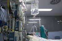 Andalucía supera en 44 hospitalizados el pico de noviembre con 3.522 ingresos Covid, de ellos 489 en UCI