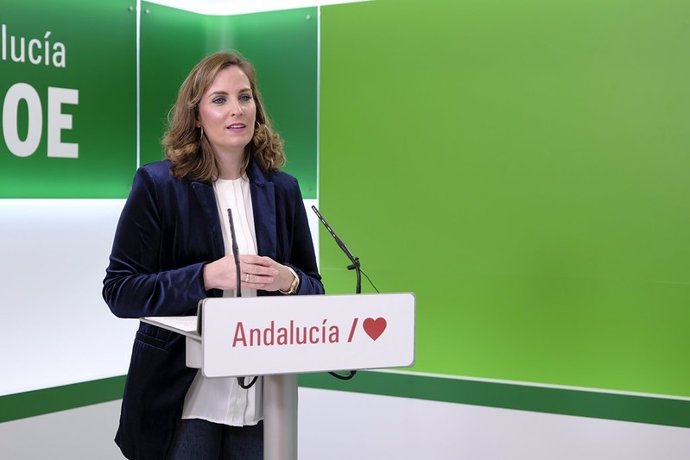 La secretaria de Igualdad y Equidad del PSOE de Andalucía, Elena Ruiz,