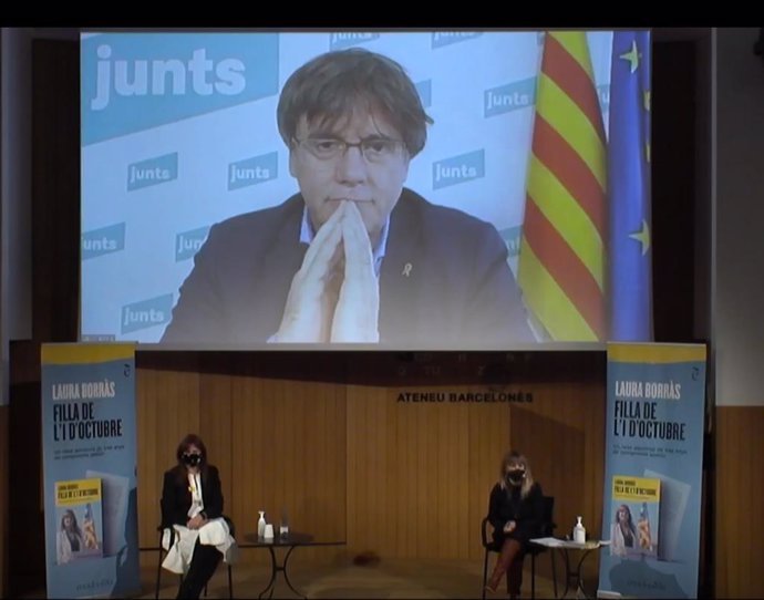 La candidata de JxCat a la presidncia de la Generalitat, Laura Borrs, i l'expresident de la Generalitat, Carles Puigdemont.