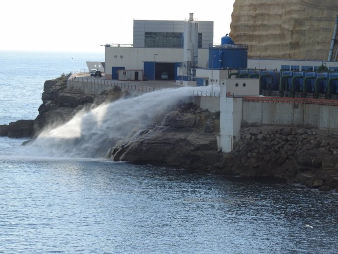 Una avería en la Planta Desalinizadora de Melilla obliga a cortes de agua nocturnos en toda la ciudad