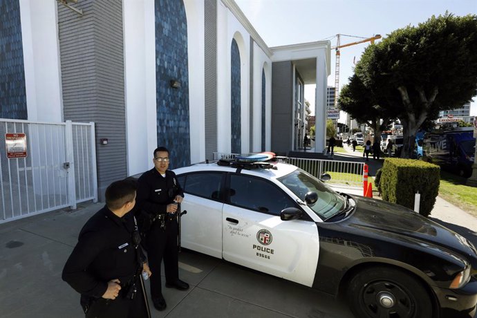 March 15, 2019 - Los Angeles, California, United States: Los Angeles Police Department officers have been on duty at the Islamic Ceneter of Los Angeles as a precaution after the shooting in a mosque in New Zealand killed 49 people. (Carolyn Cole/Los Ang