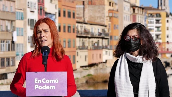 La líder de los comuns en el Parlament, Jéssica Albiach, y la candidata por Girona, Rosa Lluch.