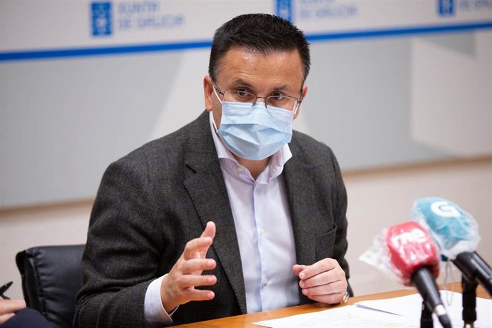 O conselleiro do Medio Rural, José González, en rolda de prensa