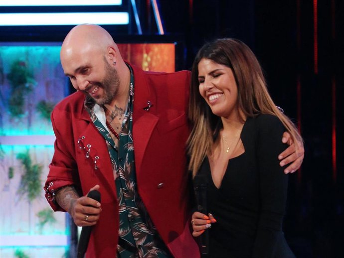 KIKO RIVERA E ISA RECIBEN A ISABEL PANTOJA EN EL PLATÓ DE SUPERVIVIENTES