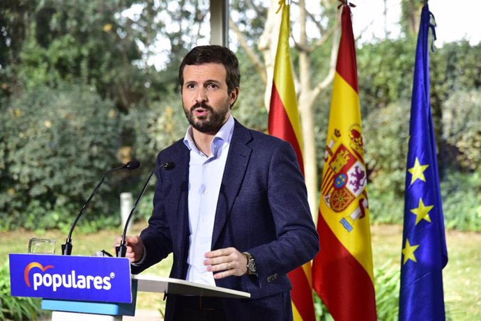 El líder del PP, Pablo Casado, interviene en el acto de presentación de la candidatura del PPC a las próximas elecciones catalanas que lidera Alejandro Fernández, en Barcelona, Cataluña, (España).