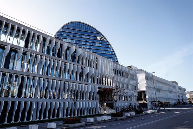 La Ciudad BBVA, sede corporativa del Grupo Banco Bilbao Vizcaya Argentaria en España, donde se levanta, La Vela una torre circular de 19 plantas, en Madrid (España), a 17 de noviembre de 2020.