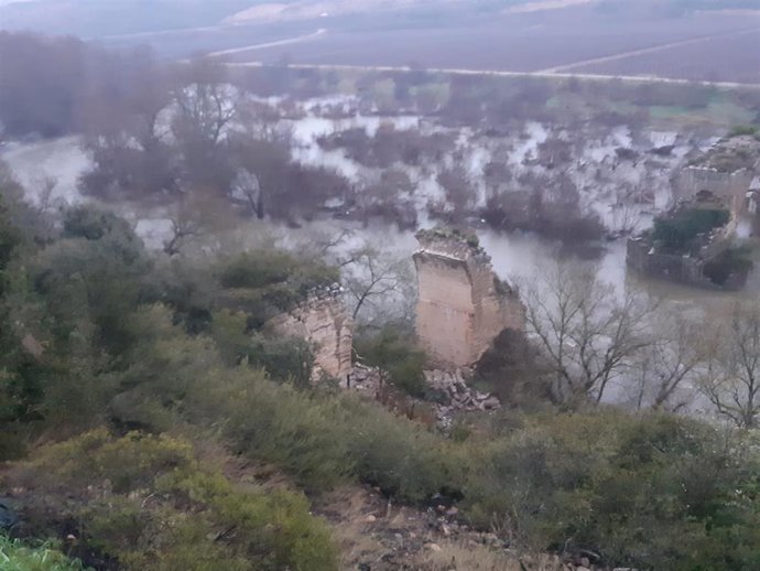 Puente Mantible con el arco derrumbado en el lado logroñés