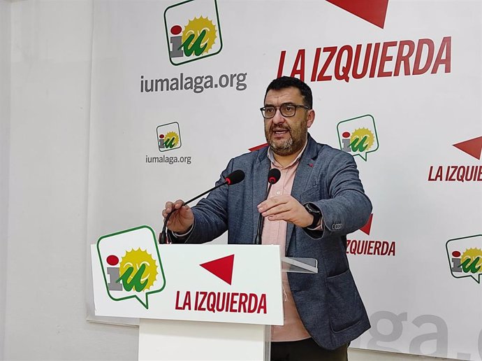 El portavoz parlamentario adjunto de Adelante Andalucía y coordinador provincial de IU, Guzmán Ahumada, en rueda de prensa