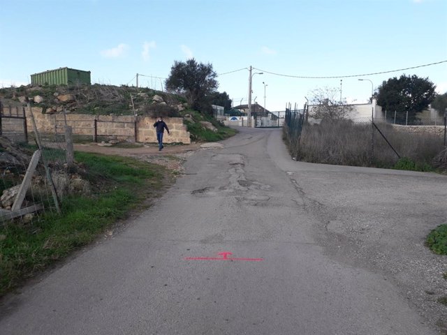 Cort inicia la pavimentación del camino del punto limpio de s'Aranjassa.