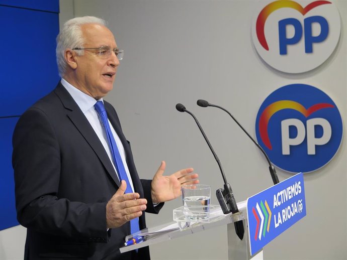 El presidente del PP riojano, José Ignacio Ceniceros, en comparecencia de prensa