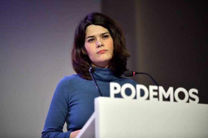 La coportavoz de Podemos, Isa Serra, interviene en una rueda de prensa en la sede nacional del partido para valorar la actualidad política.