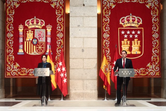La presidenta de la Comunidad de Madrid, Isabel Díaz Ayuso y el vicepresidente de la Comunidad, Ignacio Aguado comparecen en la Real Casa de Correos, sede del Gobierno regional