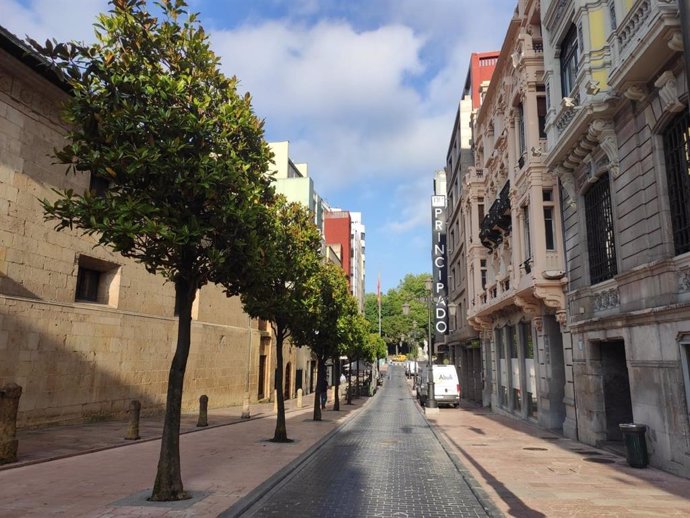 Calle San Francisco, en Oviedo