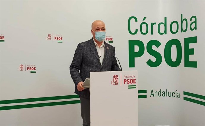El secretario general del PSOE de Córdoba, Antonio Ruiz, en la sede de su partido, en una imagen de archivo.