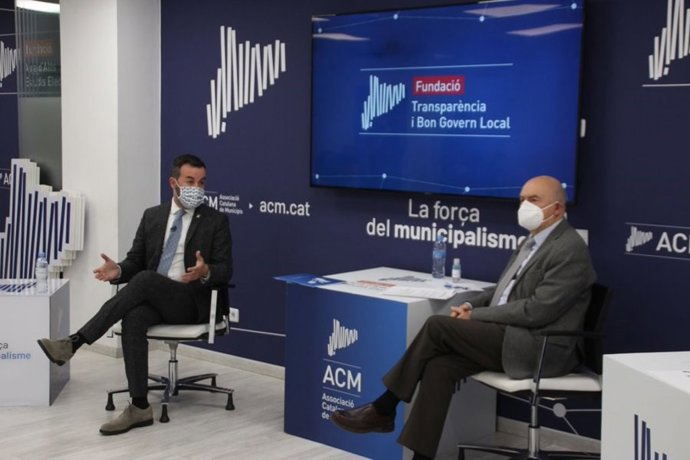 El presidente de la ACM, Lluís Soler, y el director de la Fundació Transparncia i Bon Govern Local, Lluís Maria Corominas.