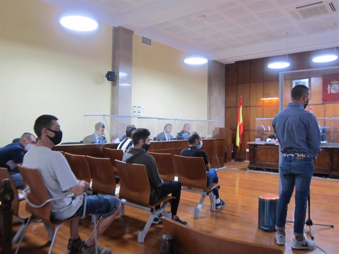 Los  acusados durante el juicio