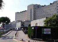 El Sindicato Médico de Sevilla avisa que los hospitales ya casi "superan el pico de ingresos" de noviembre