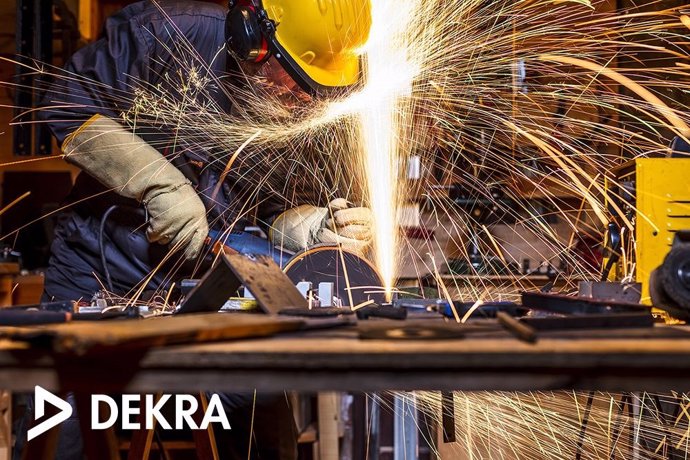 Formaciones de DEKRA para los profesionales del sector del metal