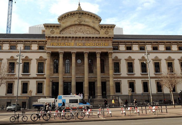 Facultat de Medicina de la UB, a Barcelona, en una imatge d'arxiu.