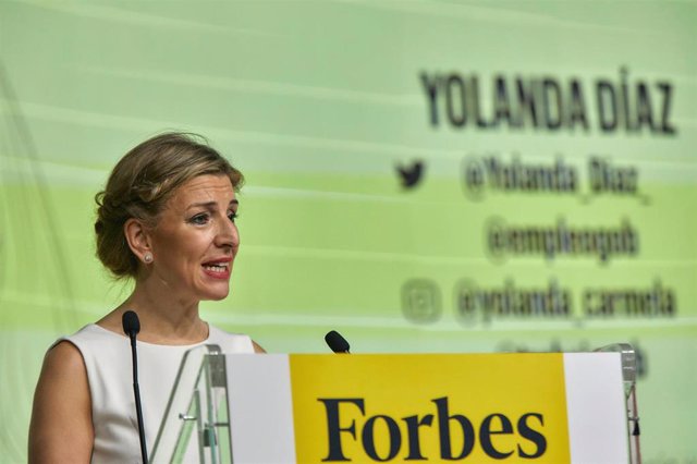 La ministra de Trabajo y Economía Social, Yolanda Díaz, interviene en la inauguración de una nueva edición de 'Forbes Power Summit Women 2021', en Madrid, (España), a 21 de enero de 2021. Esta IV edición de Forbes Power Summit Women, Mujeres visionaria