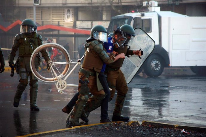 Disturbios durante una manifestación en Chile