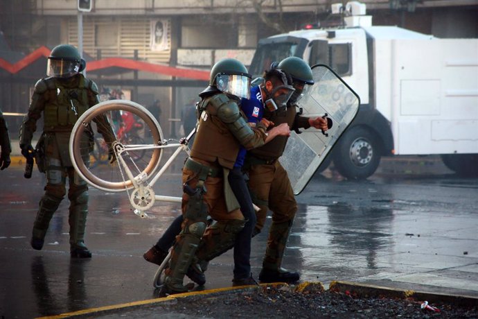 Disturbios durante las manifestaciones por el 11 de septiembre en Chile, aniversario del golpe de Estado de Augusto Pinochet contra el presidente Salvador Allende