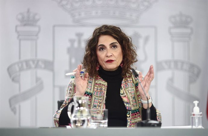 La ministra portavoz y de Hacienda, María Jesús Montero, durante una rueda de prensa posterior al Consejo de Ministros, en la Moncloa, Madrid.