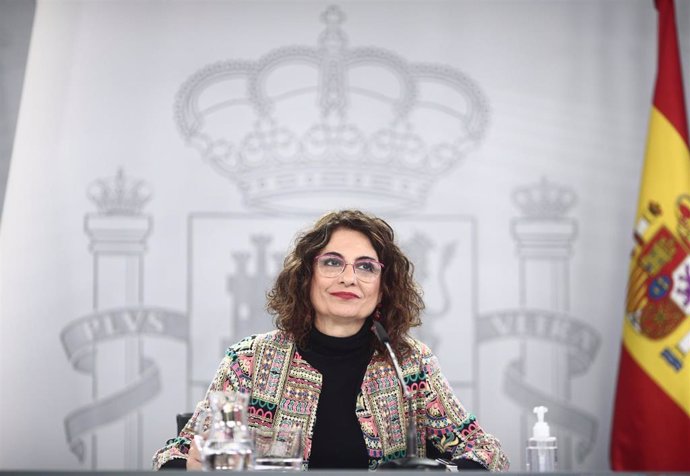 La ministra portavoz y de Hacienda, María Jesús Montero, durante una rueda de prensa posterior al Consejo de Ministros, en la Moncloa, Madrid, (España), a 26 de enero de 2021. 