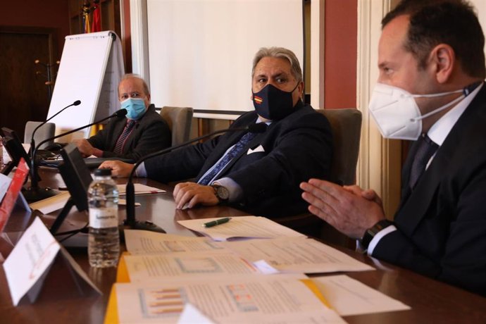 Presentación del estudio elaborado por el Consejo Aragonés de Cámaras de Comercio, Industria y Servicios.