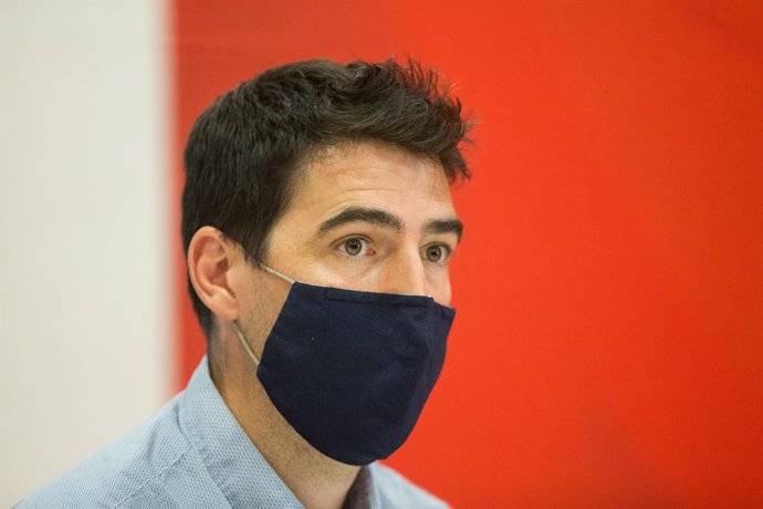 Andoni Iraola attends during his presentation as new Rayo Vallecano's head coach at the Rayo Vallecano Sports City on August 10, 2020 in Madrid, Spain.