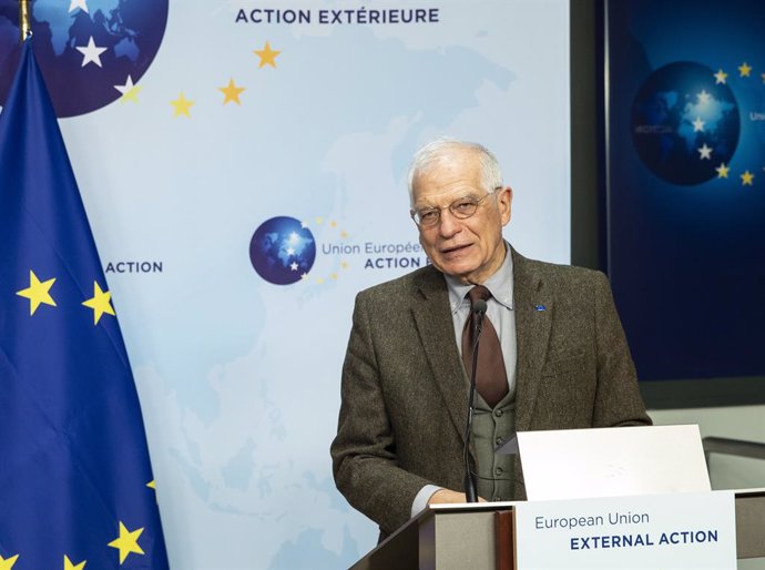 HANDOUT - 21 January 2021, Belgium, Brussels: European Union High Representative for Foreign Affairs and Security Policy Josep Borrell delivers a joint statement with Turkish Foreign Minister Mevlut Cavusoglu at the European External Action Service head