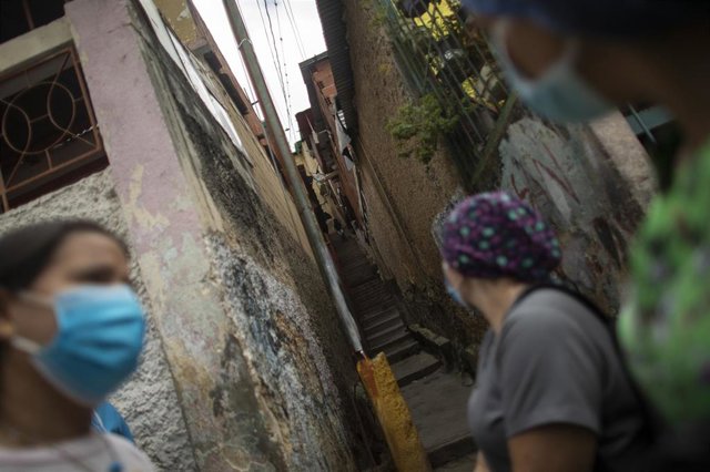 Mujeres en las calles de Caracas, Venezuela.
