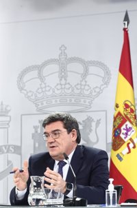 Escrivá prevé unos 20.000 nuevos ocupados en enero y cree que el SMI debe subir cuando pase la pandemia