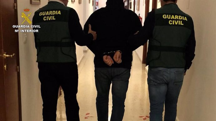 Detenido en Huelva un hombre huído de prisión y prófugo de la justicia.