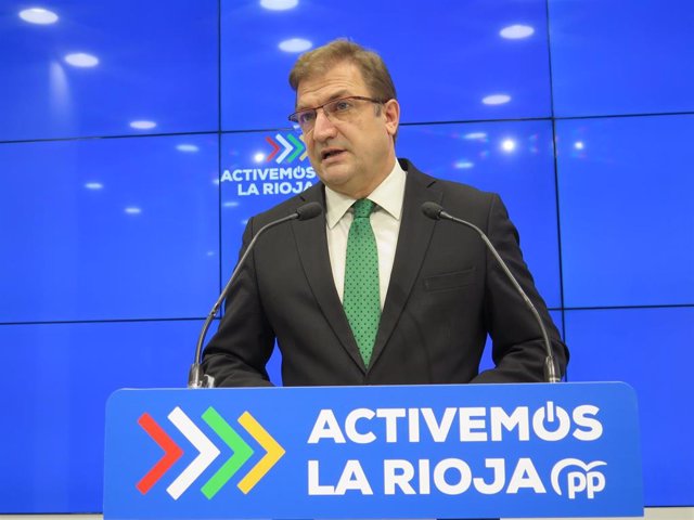 El secretario general del PP, Alberto Bretón