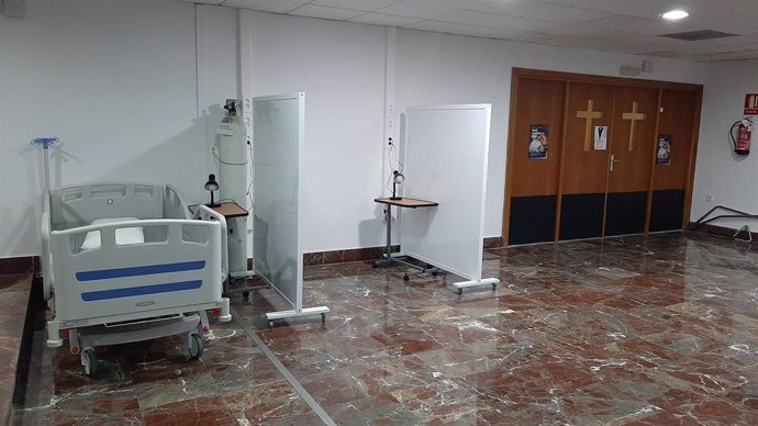 El Hospital de Elche (Alicante) habilita camas en la cafetería y en la capilla para pacientes sin Covid
