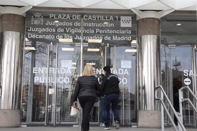 Entrada de los Juzgados de Plaza de Castilla.