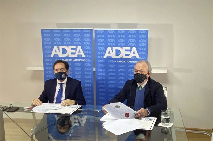Salvador Arenere y José Guillén en la presentación del Indicador de Opinión ADEA
