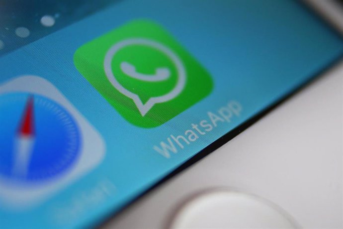 FILED - 03 November 2017, Bavaria, Kempten: A WhatsApp logo can be seen on the screen of a smartphone. The Facebook-owned messaging application WhatsApp on Friday announced it would delay a planned privacy policy update after receiving negative feedback