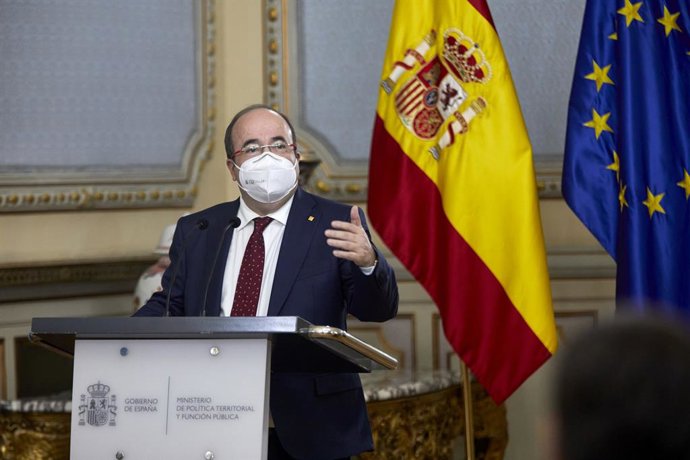 El nuevo ministro de Política Territorial, Miquel Iceta, interviene durante el acto de traspaso de la cartera del Ministerio de Política Territorial y Función Pública, en Madrid (España), a 27 de enero de 2021. Miquel Iceta ha recibido este miércoles la