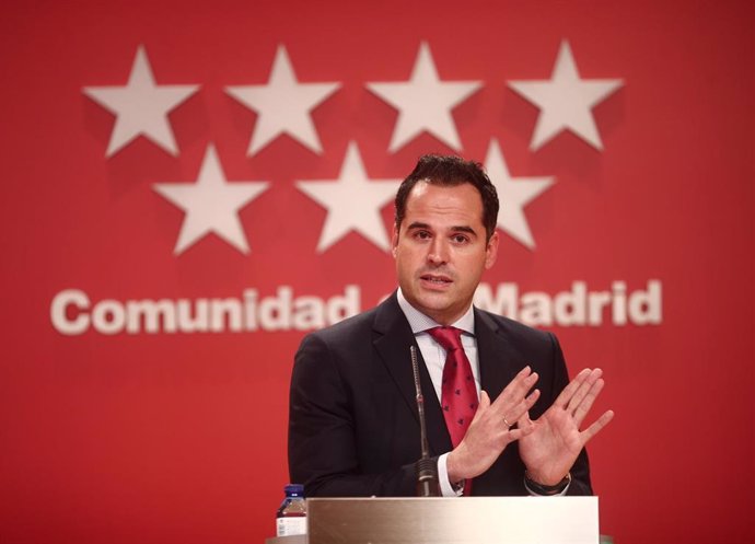 El vicepresidente de la Comunidad de Madrid, Ignacio Aguado, interviene en la rueda de prensa convocada posterior al Consejo de Gobierno de la Comunidad de Madrid celebrada en la Real Casa de Correos, Madrid, (España), a 27 de enero de 2021. 