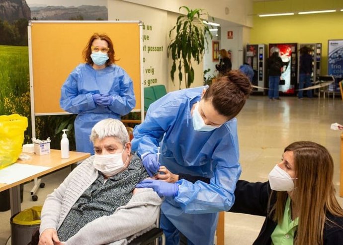 Los centros Respir de la Diputación de Barcelona empiezan a vacunar contra la Covid
