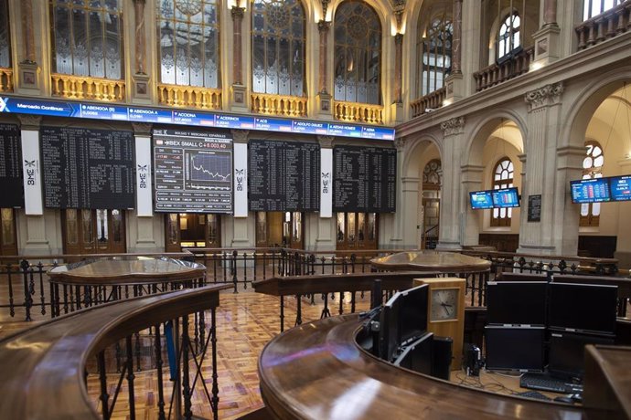 Interior del Palacio de la Bolsa, en Madrid, (España)